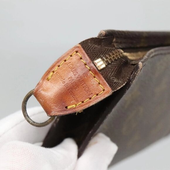 LOUIS VUITTON Monogram Bucket GM Accessory Pouch - Picture 8 of 16